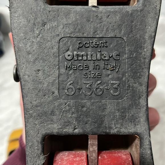 Vintage Omnia’C pop out Convertible Sandals Roller Skates Italy mustard yellow - Picture 5 of 6